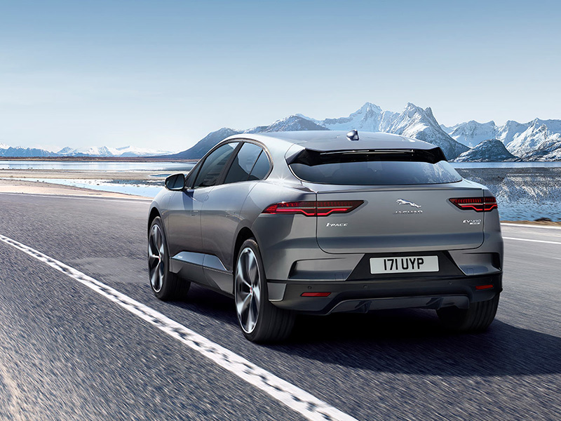 جاكوار I-PACE الكهربائية ترسخ مكانتها المتميزة بين أكثر السيارات أماناً على الطرقات